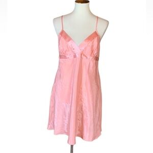Victoria’s Secret peach satin chemise lingerie Size Large